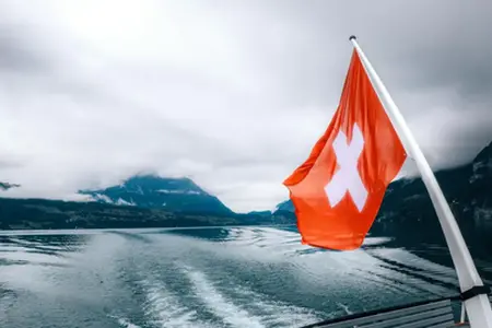 Autopistas en Suiza: experiencias, lugares de interés y información práctica sobre la compra de la viñeta