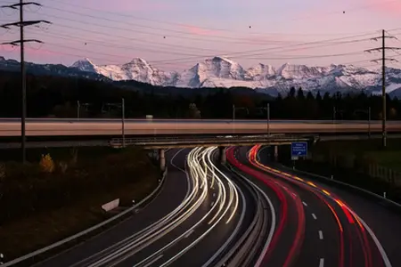 Uso de las autopistas suizas y ventajas de la viñeta digital